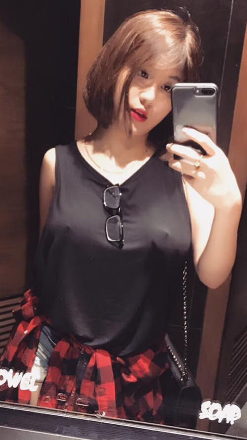 图穆亚展现出的突破技巧和视野为袋鼠队带来优势，图阿 穆勒