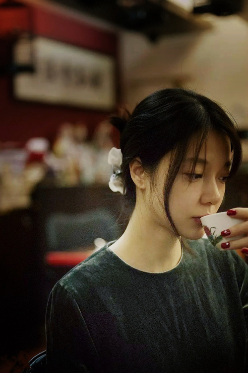 塞尔维亚女篮在欧洲锦标赛中展现强大实力，争夺金牌目标，塞尔维亚女篮球